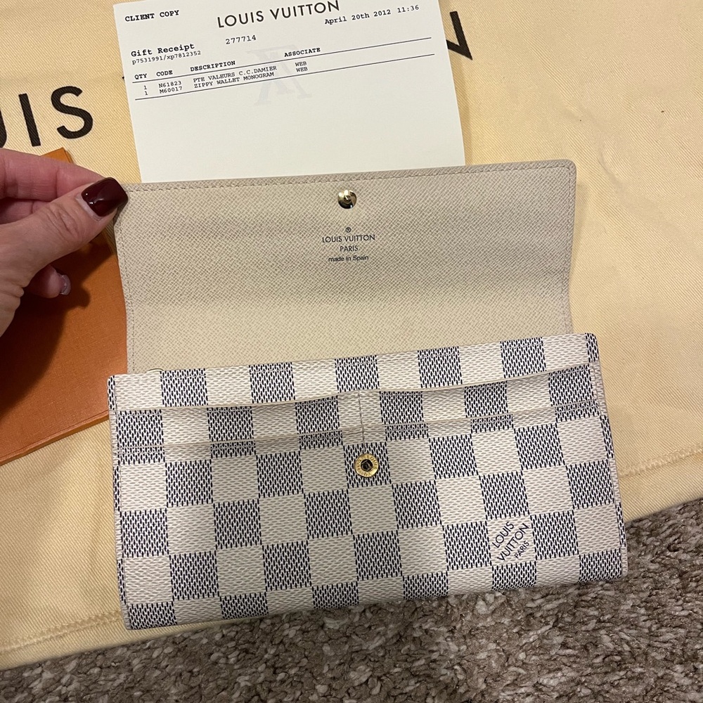 Louis Vuitton Damier White and grey Wallet